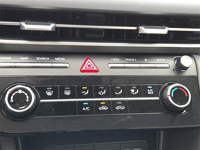Photo of 2025 White Hyundai SONATA