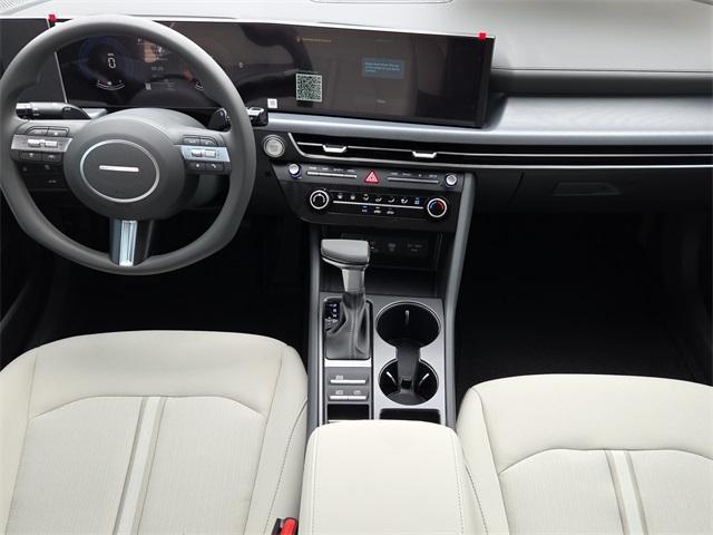 Photo of 2025 White Hyundai SONATA