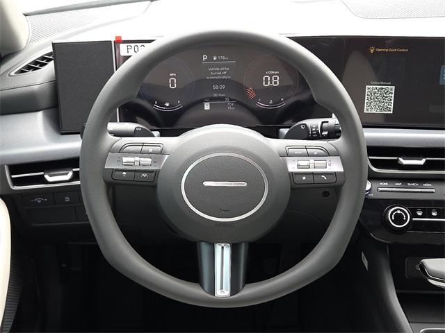 Photo of 2025 White Hyundai SONATA