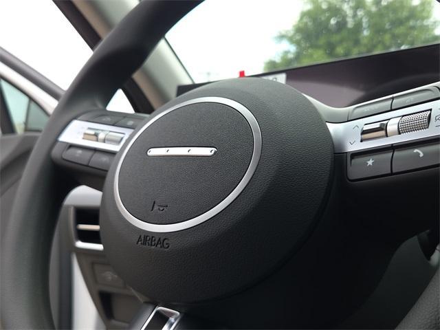 Photo of 2025 White Hyundai SONATA