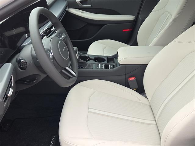 Photo of 2025 White Hyundai SONATA