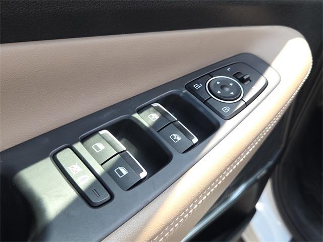 Photo of 2019 Quartz White Hyundai SANTA FE
