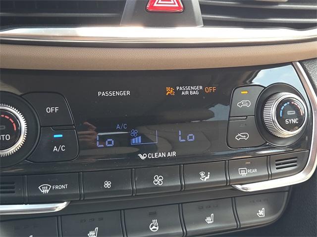 Photo of 2019 Quartz White Hyundai SANTA FE