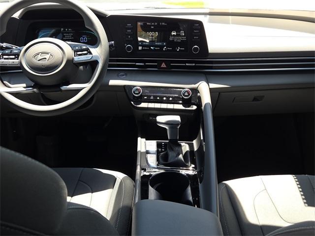 Photo of 2025 White Hyundai ELANTRA HEV