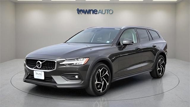 2021 Volvo V60 Cross Country