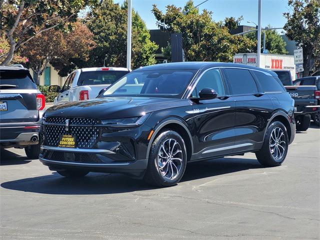 Photo of 2025 Infinite Black Metallic Clearcoat Lincoln Nautilus