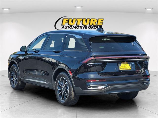 Photo of 2025 Infinite Black Metallic Clearcoat Lincoln Nautilus