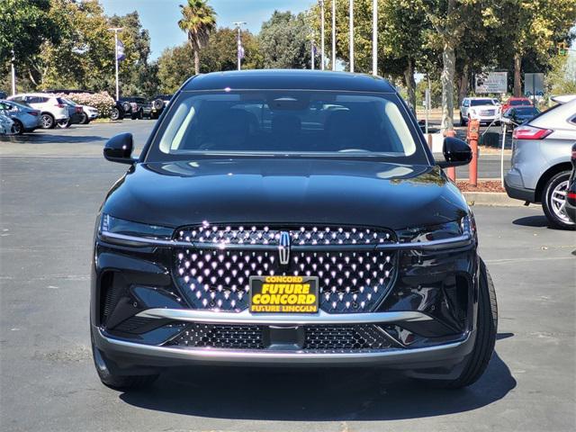 Photo of 2025 Infinite Black Metallic Clearcoat Lincoln Nautilus