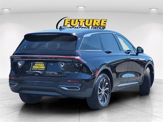 Photo of 2025 Infinite Black Metallic Clearcoat Lincoln Nautilus
