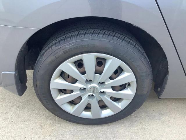 Photo of 2015 Gun Metallic Nissan Sentra
