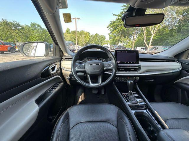 Photo of 2022 Granite Crystal Metallic Clearcoat Jeep Compass
