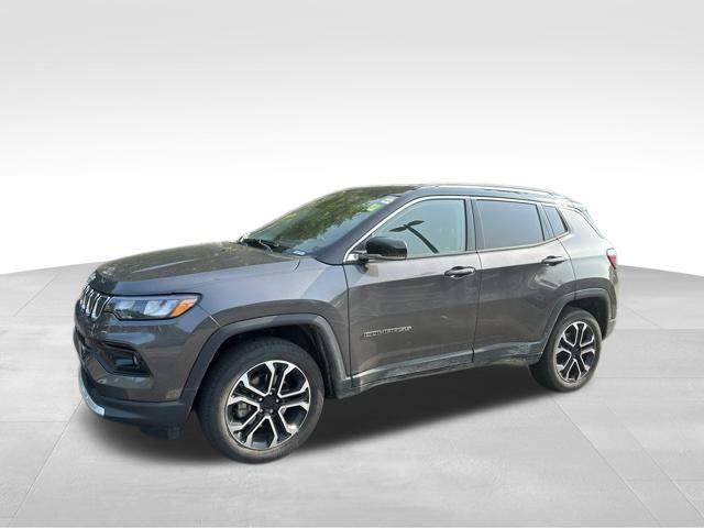 Photo of 2022 Granite Crystal Metallic Clearcoat Jeep Compass