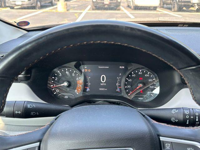 Photo of 2022 Granite Crystal Metallic Clearcoat Jeep Compass