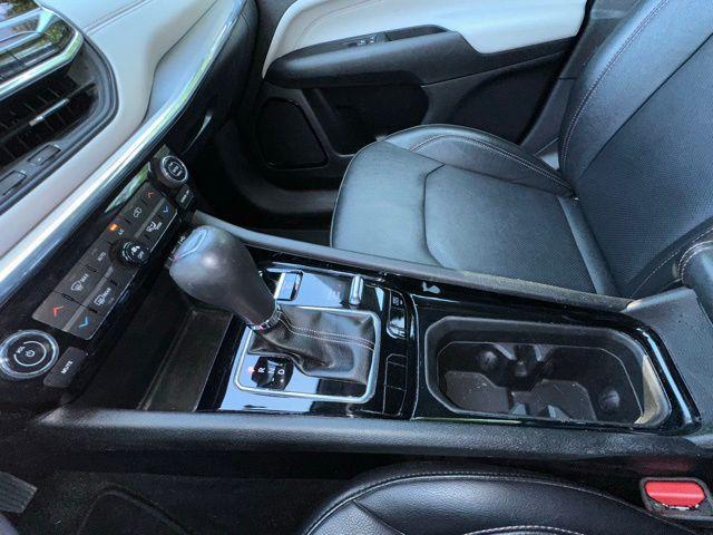 Photo of 2022 Granite Crystal Metallic Clearcoat Jeep Compass