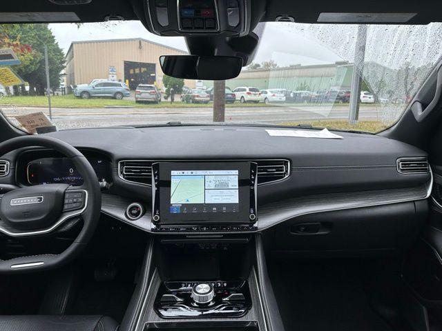 Photo of 2024 Diamond Black Crystal Pearlcoat Jeep Wagoneer