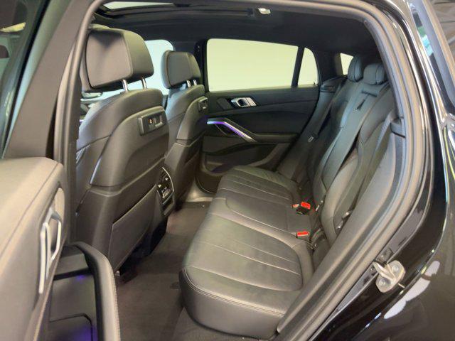 Photo of 2022 Black Sapphire Metallic BMW X6