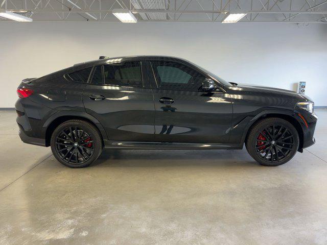 Photo of 2022 Black Sapphire Metallic BMW X6