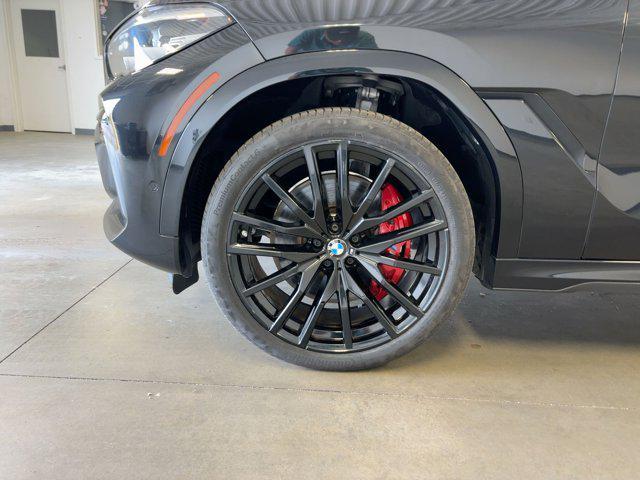 Photo of 2022 Black Sapphire Metallic BMW X6