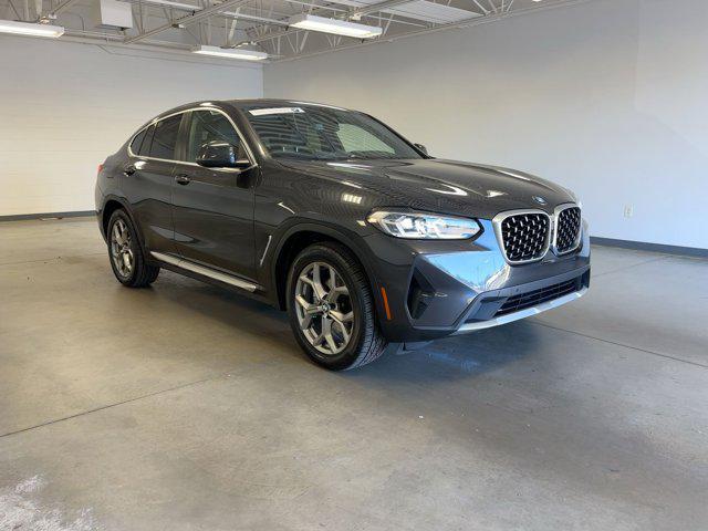Photo of 2024 Gray BMW X4