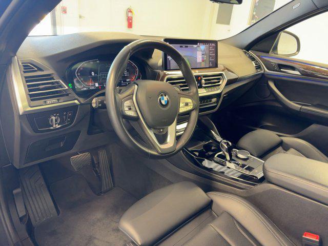 Photo of 2024 Gray BMW X4