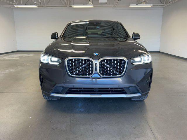 Photo of 2024 Gray BMW X4