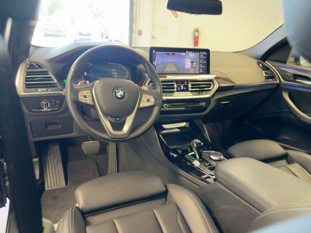 Photo of 2024 Gray BMW X4