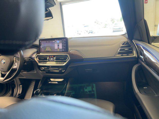 Photo of 2024 Gray BMW X4