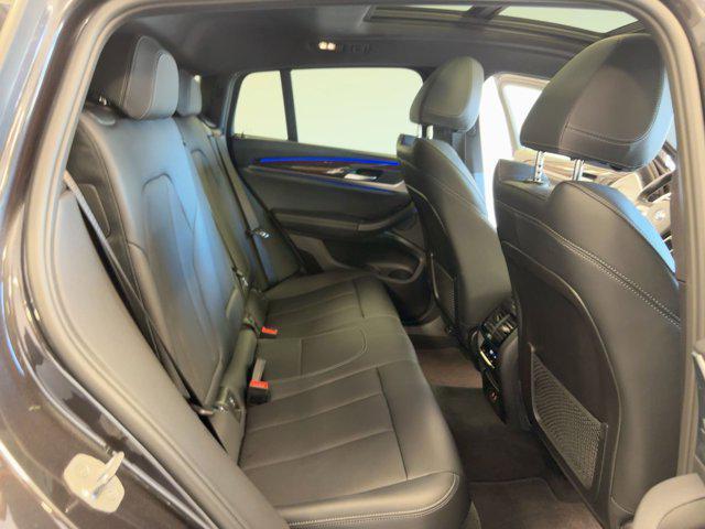 Photo of 2024 Gray BMW X4