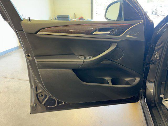 Photo of 2024 Gray BMW X4