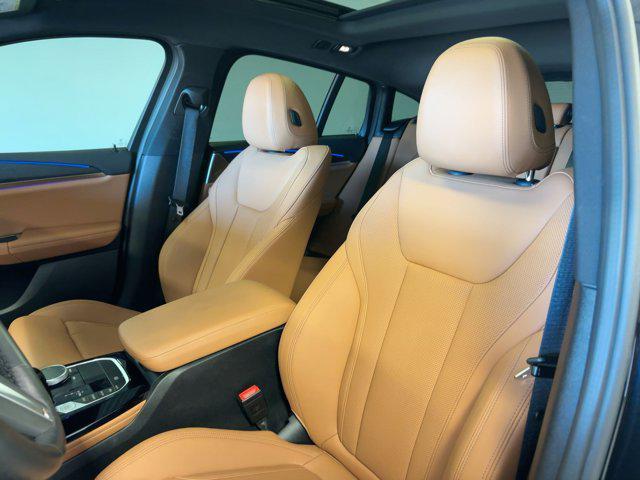 Photo of 2025 Black Sapphire Metallic BMW X4
