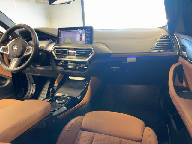 Photo of 2025 Black Sapphire Metallic BMW X4