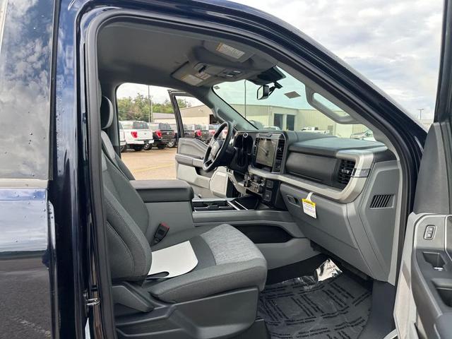 Photo of 2025 Antimatter Blue Metallic Ford F-350