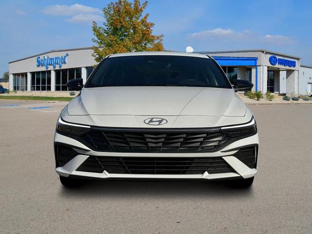 Photo of 2025 White Hyundai ELANTRA HEV