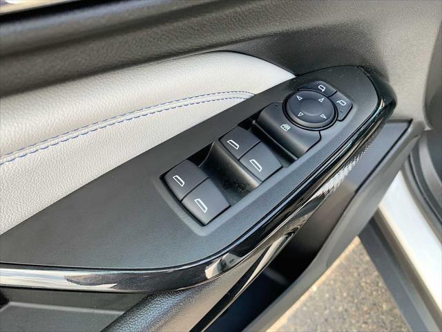 Photo of 2025 Summit White Chevrolet Trax