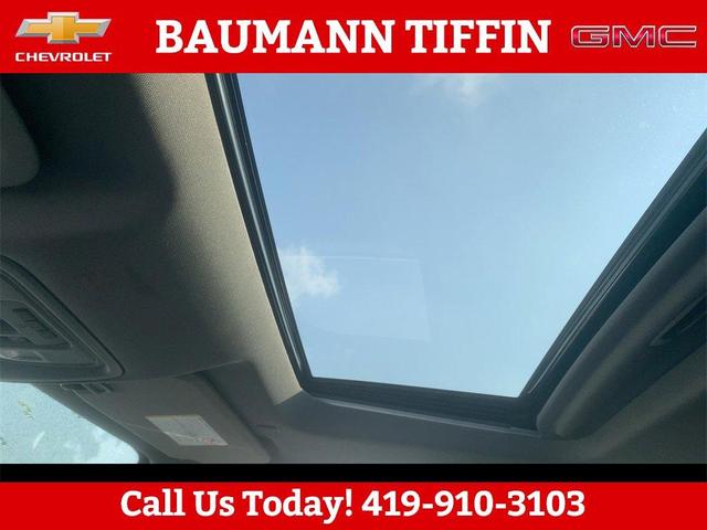 Photo of 2021 Summit White GMC Sierra 2500