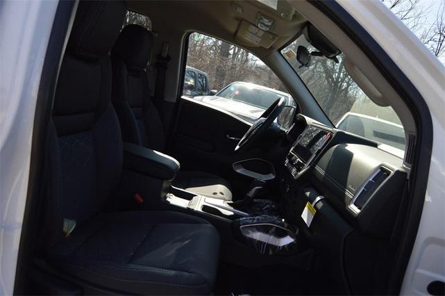 Photo of 2025 Glacier White Nissan Frontier