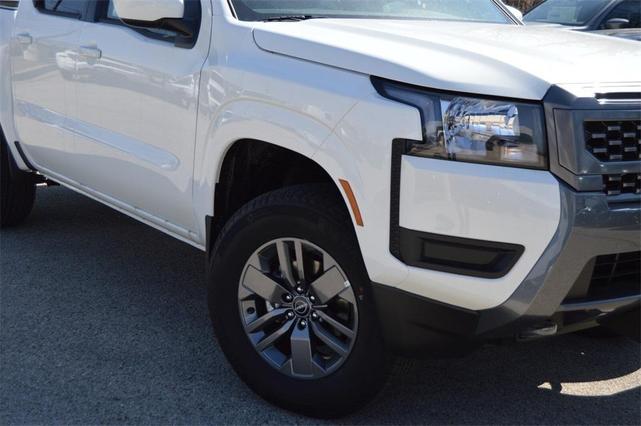 Photo of 2025 Glacier White Nissan Frontier