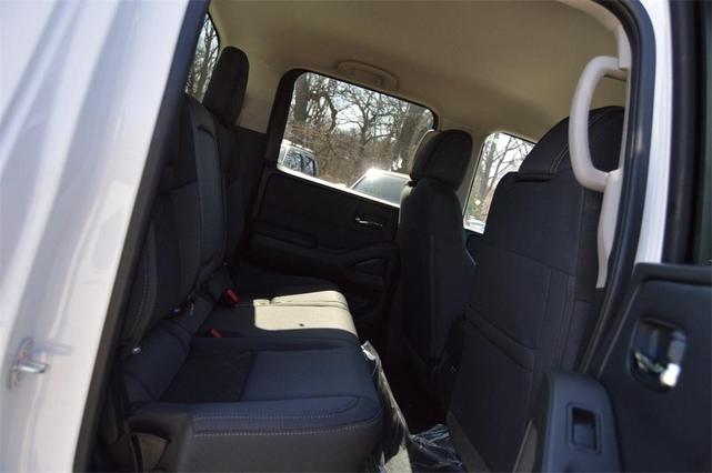 Photo of 2025 Glacier White Nissan Frontier