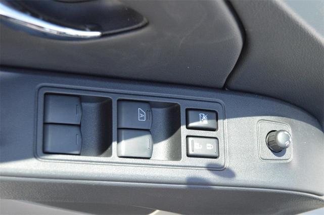 Photo of 2025 Glacier White Nissan Frontier