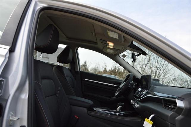 Photo of 2025 Brilliant Silver Metallic Nissan Altima
