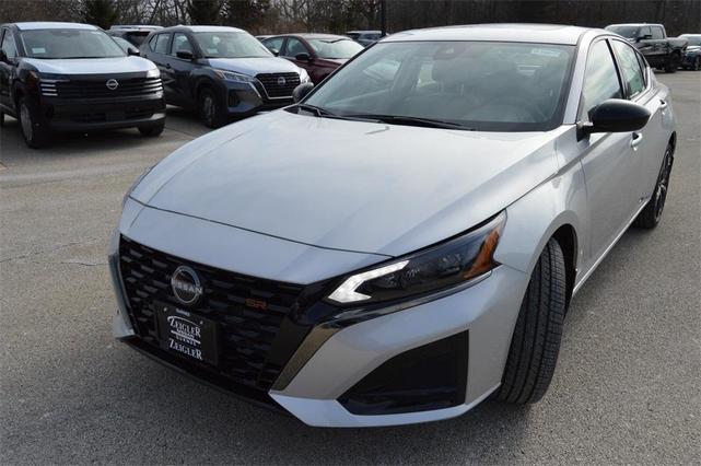Photo of 2025 Brilliant Silver Metallic Nissan Altima