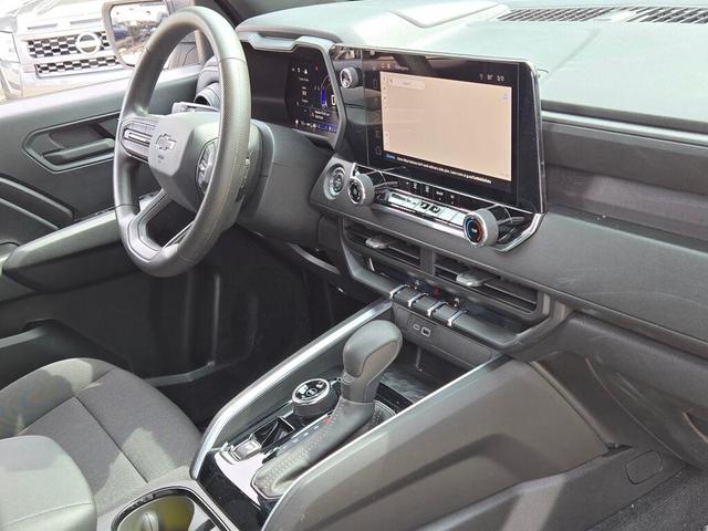 Photo of 2024 Summit White Chevrolet Colorado