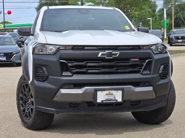 Photo of 2024 Summit White Chevrolet Colorado