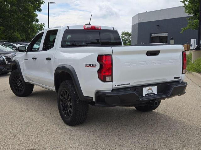 Photo of 2024 Summit White Chevrolet Colorado