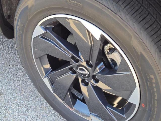 Photo of 2026 Super Black Nissan Rogue