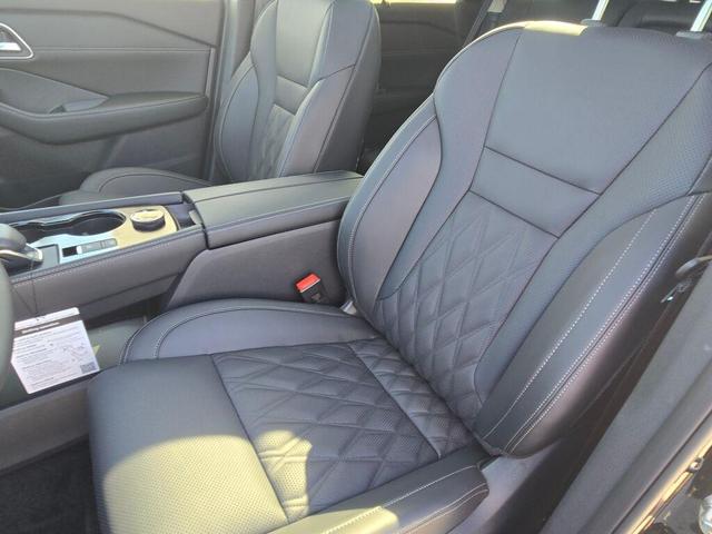 Photo of 2026 Super Black Nissan Rogue