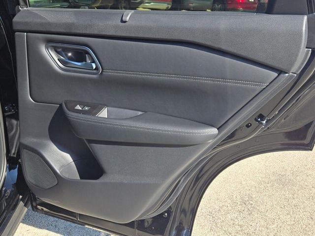 Photo of 2026 Super Black Nissan Rogue