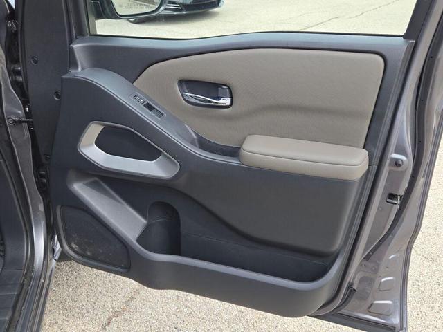 Photo of 2022 Gun Metallic Nissan Frontier