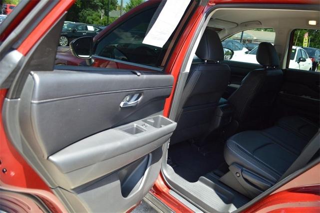 Photo of 2022 Scarlet Ember Tintcoat Nissan Pathfinder