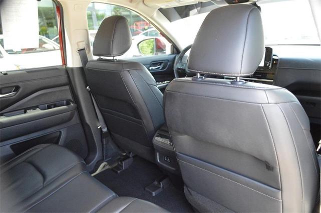 Photo of 2022 Scarlet Ember Tintcoat Nissan Pathfinder